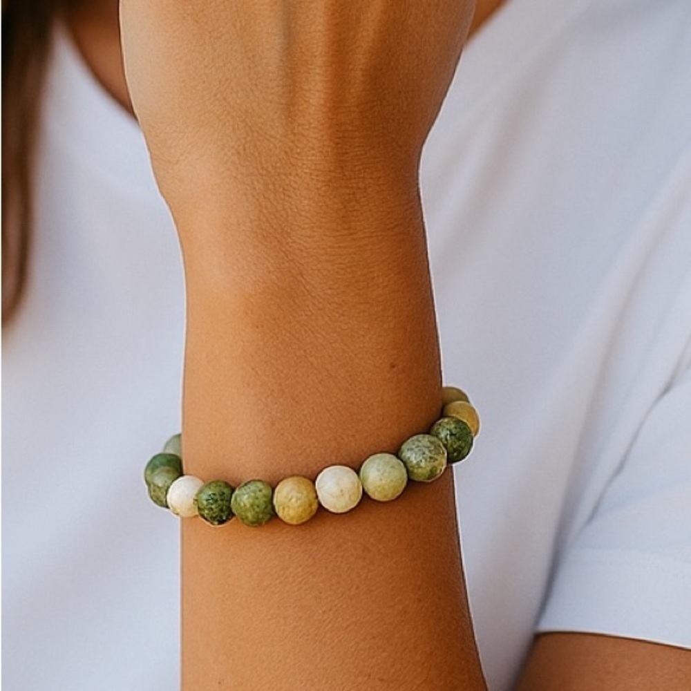 Elegant Green and White Moss Agate Beaded Bracelet